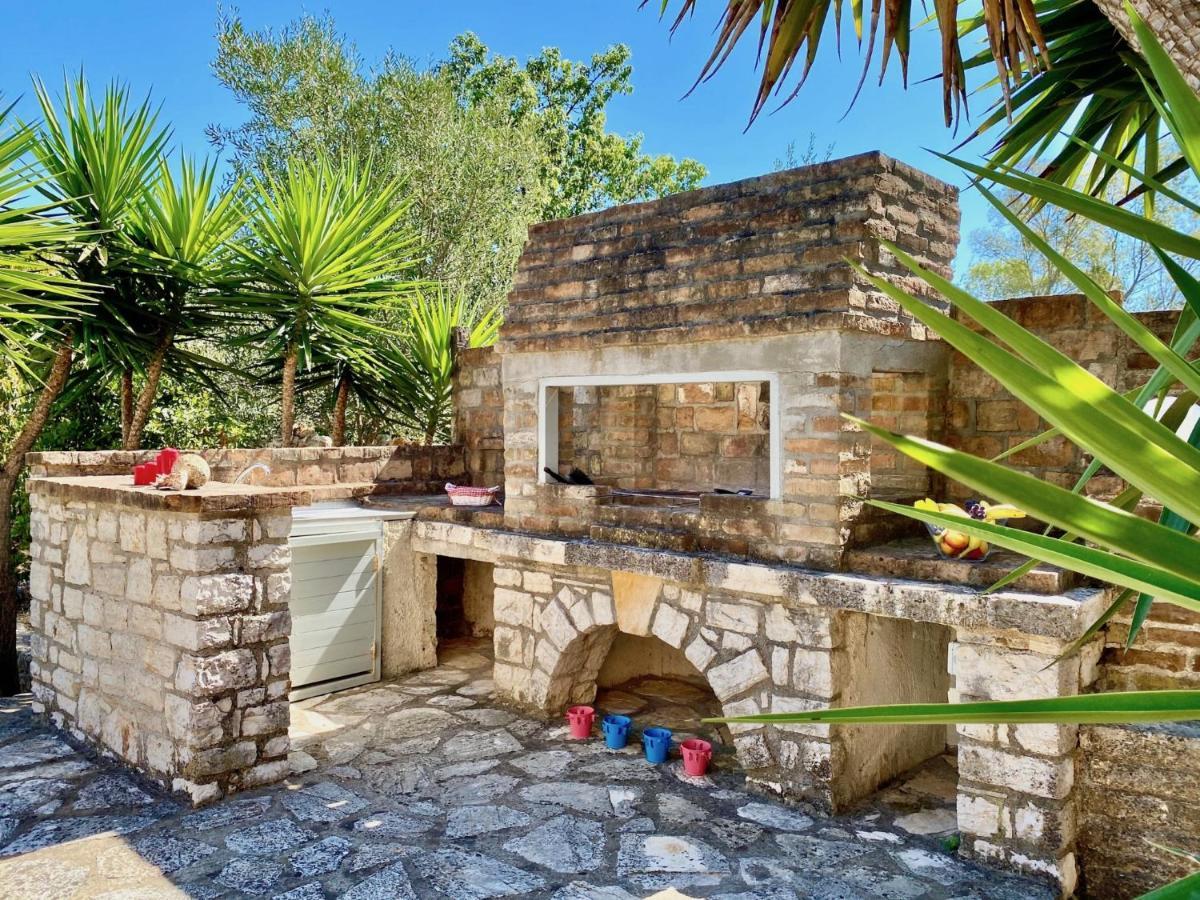 Beach Villa Petros With Private Pool Kassiopi Exterior photo